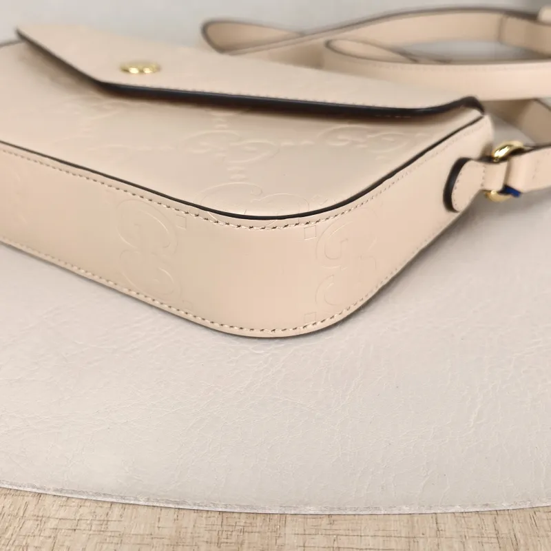 GUCCI Crossbody Bag GG Collection Shoulder Bag Beige Calfskin Mini 21 × 3 × 13.5 cm — detail view 8 of 12