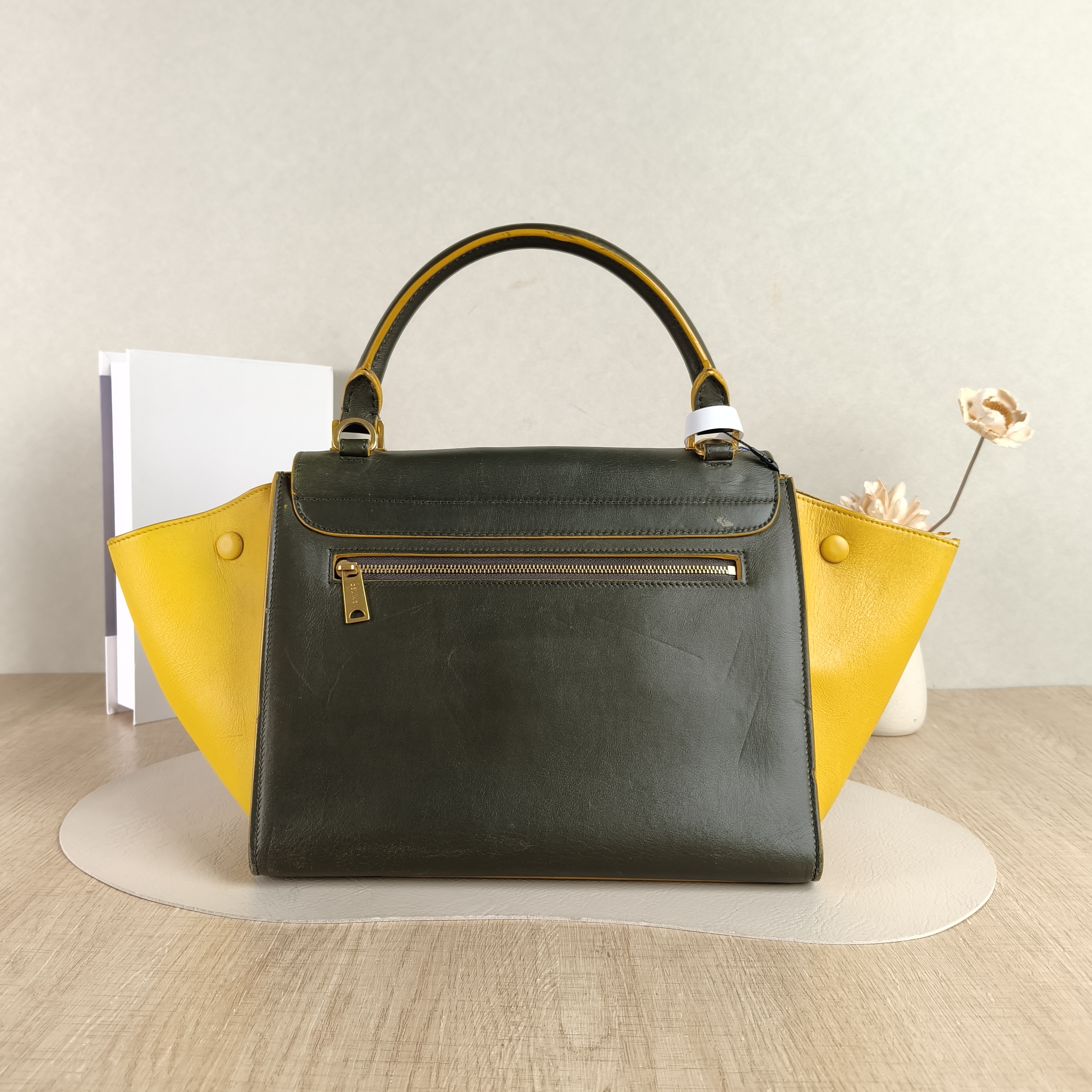 CELINE Crossbody Bag Trapeze Green · Yellow Calfskin Small27 × 13 × 22 cm — cover view 3 of 5