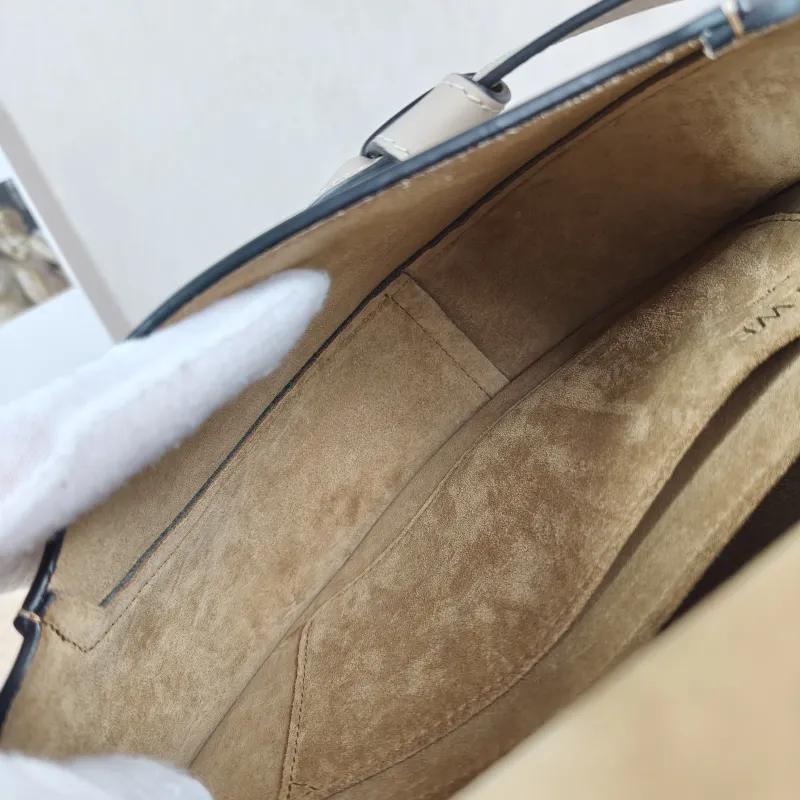 LOEWE Crossbody Bag Gate Calfskin Medium 25 × 11.5 × 19 cm — detail view 5 of 12