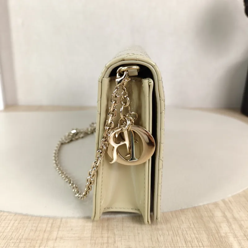 DIOR Shoulder Bag Shoulder Bagwoc Beige Patent Leather One Size21.5 × 4 × 12.5 cm — detail view 4 of 11