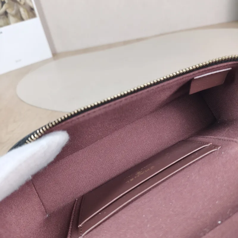 Chanel Crossbody Bag lp Box Bag Top Handle Crossbody Bag Black Calfskin One Size 19.5 × 5 × 17 cm — detail view 10 of 13