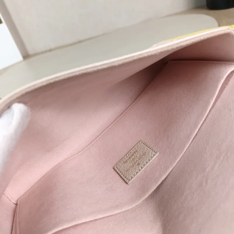 Louis Vuitton Crossbody Bag Pochette Félicie Colorblock Calfskin Small21 × 3 × 12 cm — detail view 16 of 16