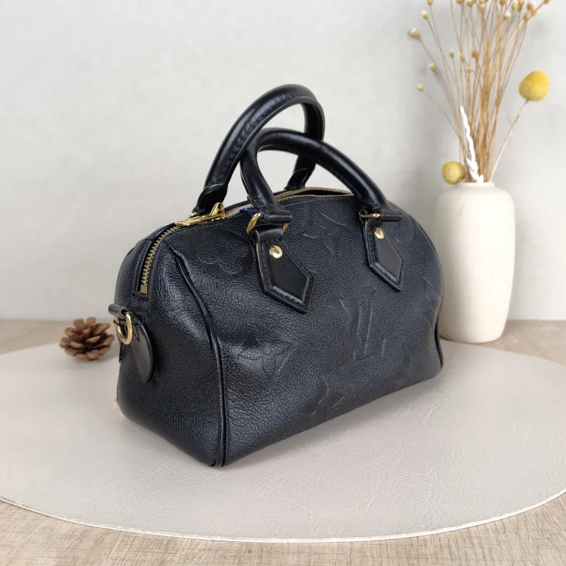 Louis Vuitton Crossbody Bag Speedy20Black Empreinte Embossed Calfskin Small20.5 × 12 × 13.5 cm — cover view 3 of 5