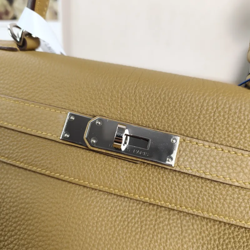 Hermès Shoulder Bag Kelly 28 Silver-Tone Hardware2S Togo Calfskin Medium28 × 10 × 22 cm — detail view 13 of 13