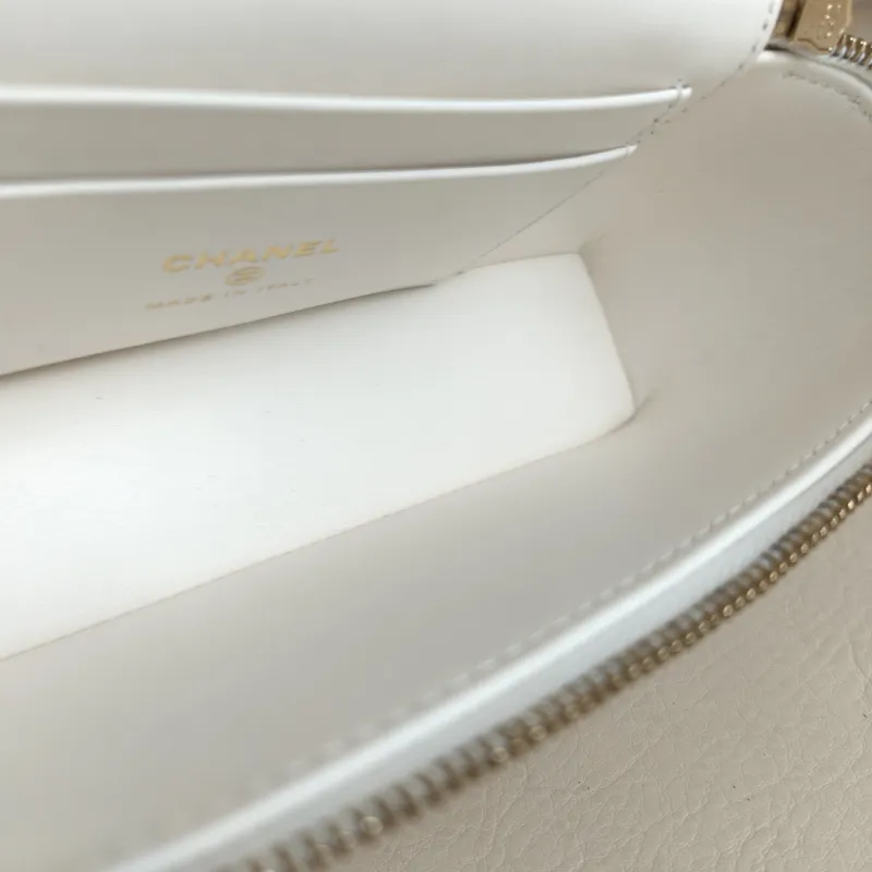 Chanel Crossbody Bag lp Box Bag Top Handle Crossbody Bag White Grained Calfskin 19 × 5 × 12 cm — detail view 7 of 12