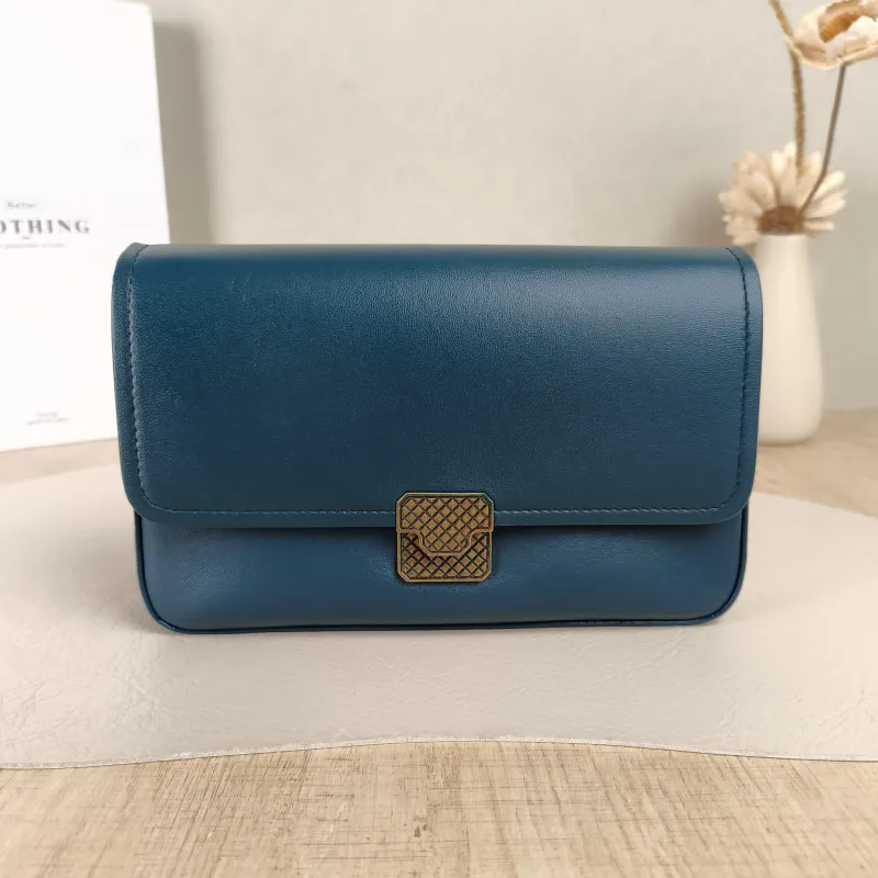 Bottega Veneta Shoulder Bag Woven Messenger Bag Blue Lambskin One Size20 × 4 × 13 cm