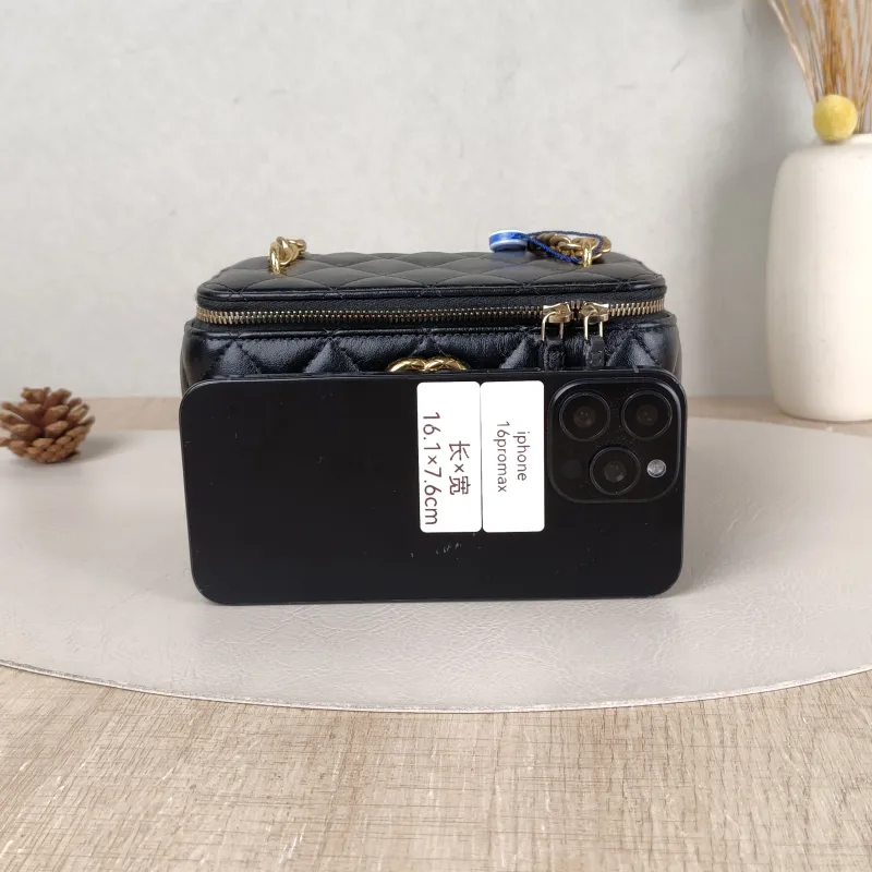 Chanel Crossbody Bag Edition Black Lambskin One Size 16 × 8 × 9.5 cm — cover view 3 of 5