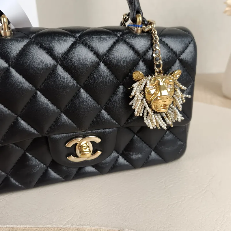 Chanel Crossbody Bag cf mini Black Lambskin mini20 × 6 × 12 cm Conditioned — detail view 7 of 13