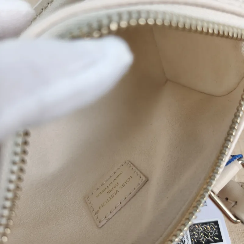 Louis Vuitton Crossbody Bag Speedy Nano Calfskin nano 16 × 7.5 × 10 cm — detail view 10 of 10