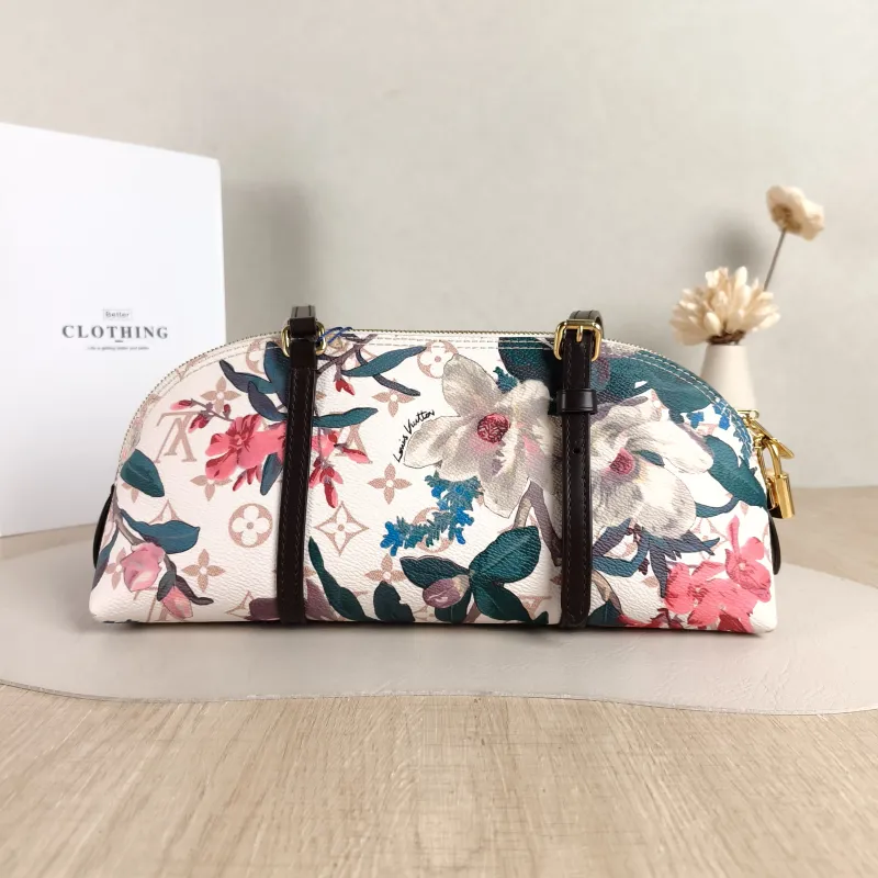 Louis Vuitton Shoulder Bag Squire East West PVC One Size29 × 8 × 14 cm — cover view 4 of 5