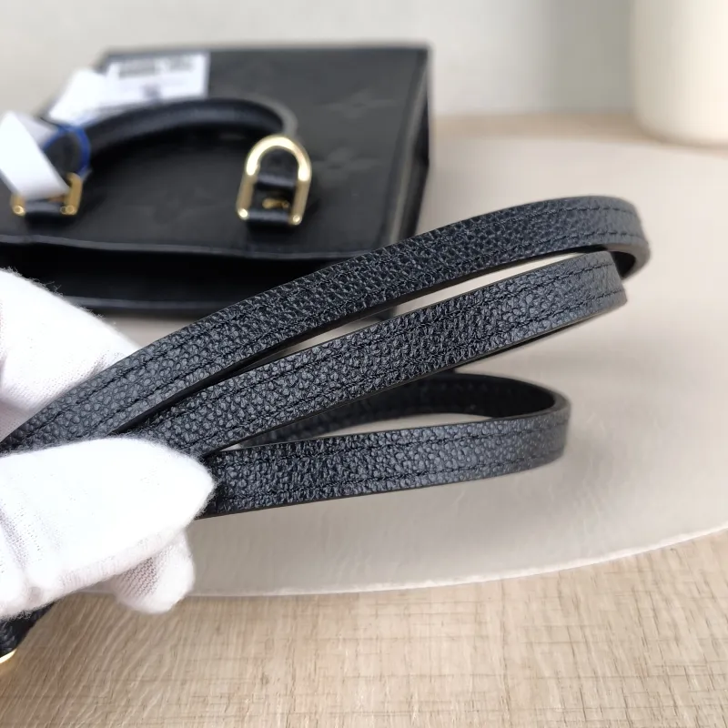 Louis Vuitton Crossbody Bag PETIT SAC PLAT Mini Black Calfskin Mini 14 × 5 × 17 cm — detail view 5 of 9