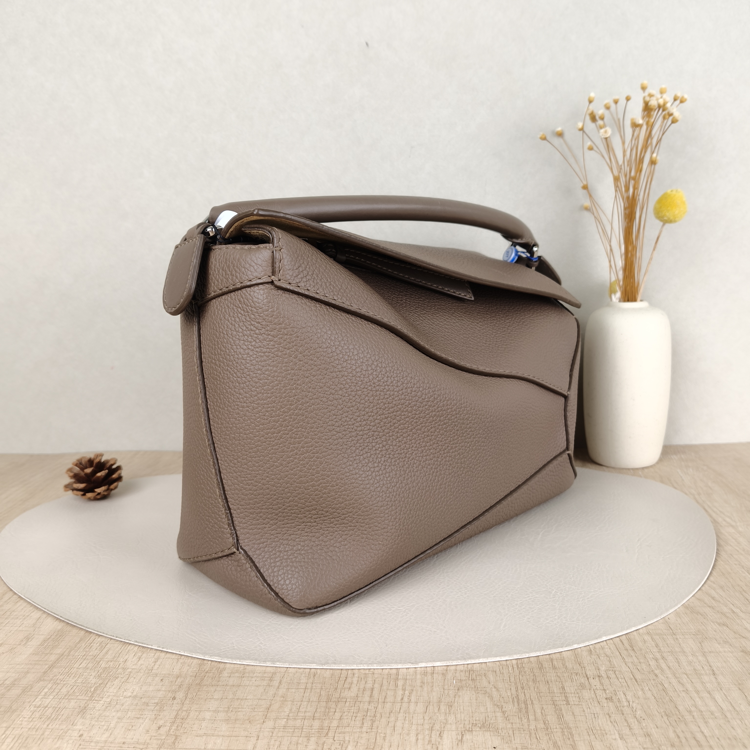 LOEWE Crossbody Bag Puzzle Brown Calfskin Medium29 × 14 × 19.5 cm — cover view 5 of 6