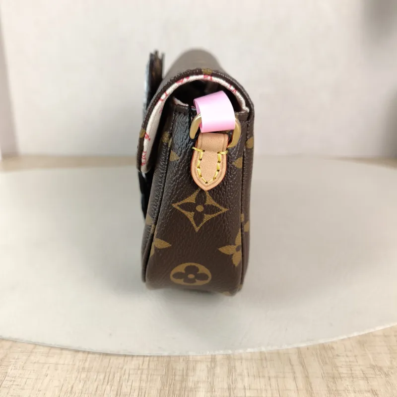 Louis Vuitton Crossbody Bag IVY Monogram PVC Small 23.5 × 4.3 × 12 cm — detail view 5 of 11