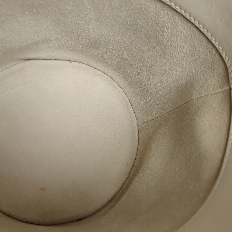 CELINE Crossbody Bag Bucket 16 Bucket Bag White Calfskin Small16 × 16 × 18 cm — detail view 5 of 9