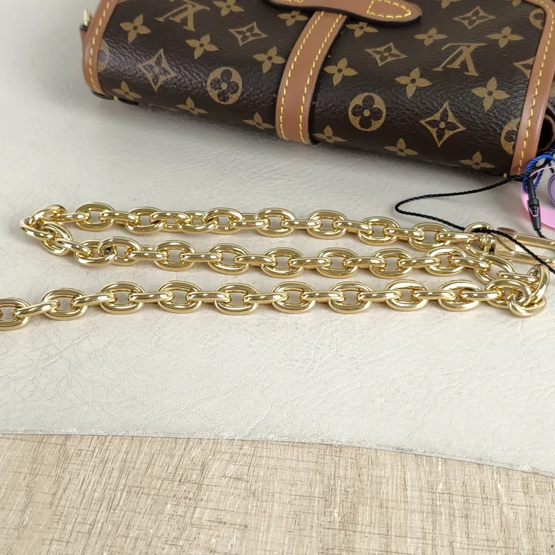 Louis Vuitton Crossbody Bag SOLO Monogram PVC One Size 16 × 4 × 12 cm Shoulder Strap — detail view 7 of 11