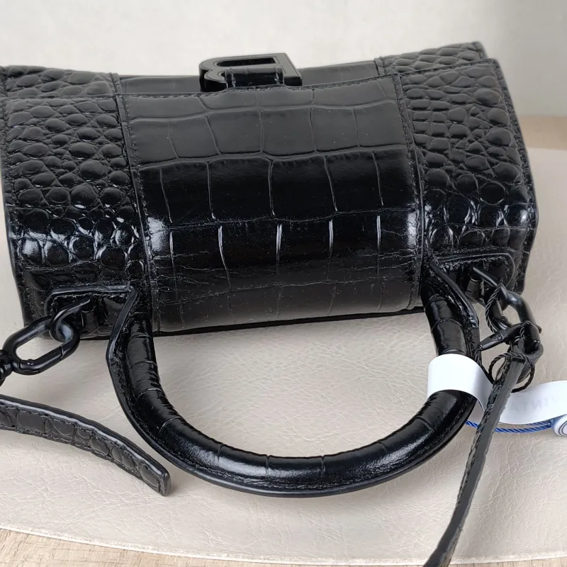 BALENCIAGA Crossbody Bag Hourglass Hourglass Bag Black Calfskinmini19 × 5 × 12 cm — detail view 2 of 13
