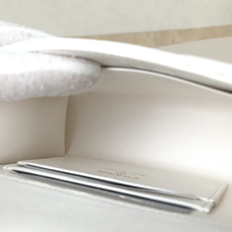 Chanel Crossbody Bag kelly White Gold Grained Calfskin nano 15 × 5 × 11 cm — detail view 11 of 13