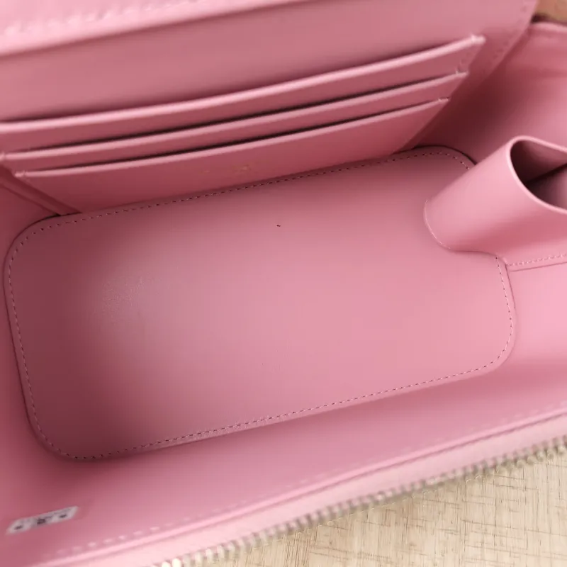 Chanel Crossbody Bag Pink Lambskin One Size17 × 8 × 9.5 cm — detail view 15 of 15