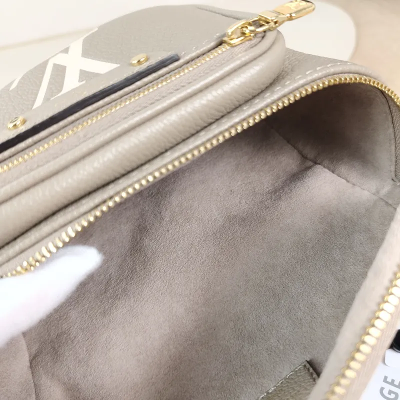 Louis Vuitton Crossbody Bag Bumbag Belt Bag Calfskin Mini 17 × 9.5 × 12 cm — detail view 2 of 11