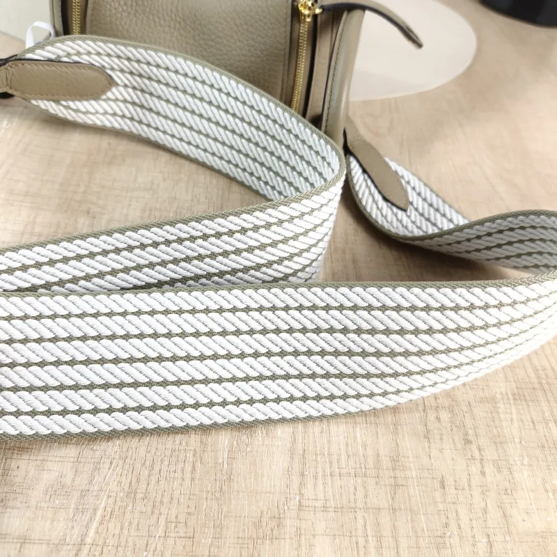 Hermès Crossbody Bag Lindy Mini 19 8Q Beige TC Calfskin Mini 19 × 9.5 × 13 cm G — detail view 2 of 12