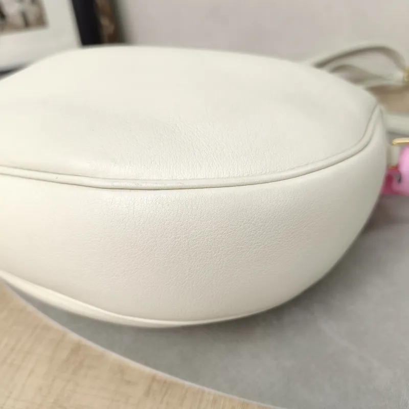 CELINE Crossbody Bag TEEN LULU hobo White Calfskin Small21 × 5 × 24 cm — detail view 4 of 19