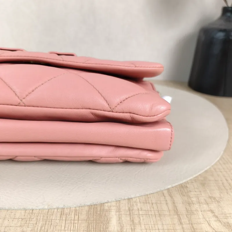 FERRAGAMO Shoulder Bag Shoulder Bag Pink Lambskin One Size24 × 5 × 15.5 cm — detail view 13 of 13