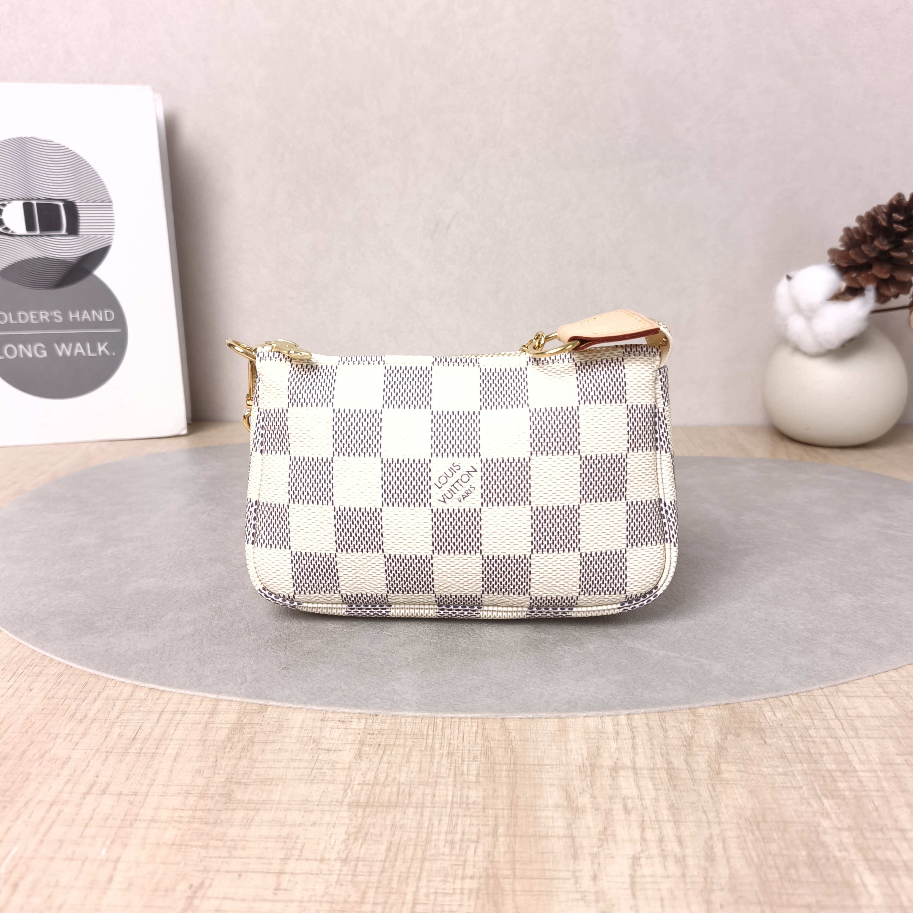 Louis Vuitton Clutch Mini Pochette Accessoires PV Cmini15.5 × 4 × 10.5 cm — cover view 4 of 6