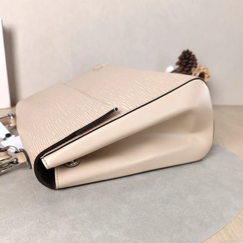 Louis Vuitton Shoulder Bag CLUNY Beige PVC Medium32 × 12 × 22.5 cm — detail view 2 of 16