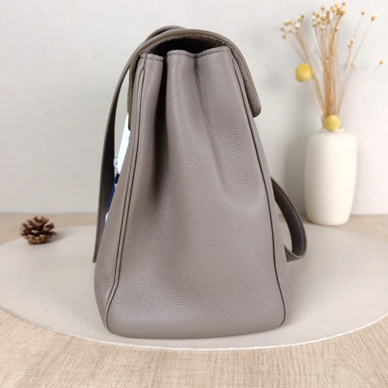 CELINE Shoulder Bag Soft 16Shoulder Bag Grey Calfskin Medium 32 × 15 × 24 cm — detail view 8 of 10