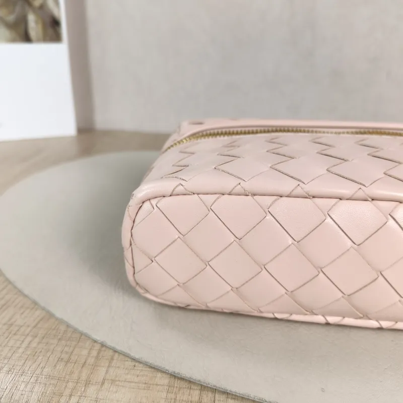Bottega Veneta Crossbody Bag Bang Bang Cosmetic Bag Pink Calfskin 22 × 5.5 × 12.5 cm — detail view 5 of 11