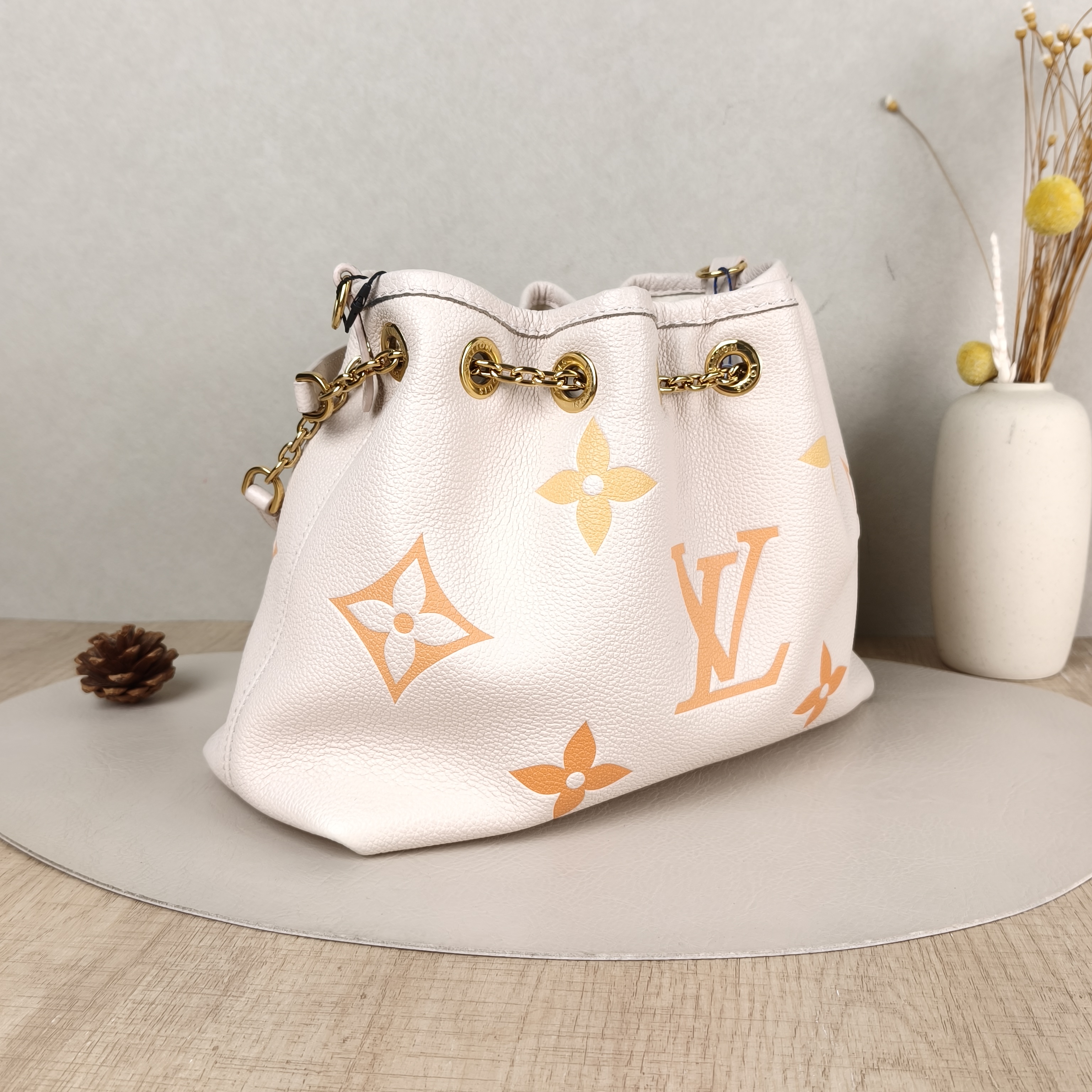 Louis Vuitton Crossbody Bag BUNDLE Beige Empreinte Embossed Calfskin Monogram Medium28 × 11.5 × 20 cm — cover view 2 of 5