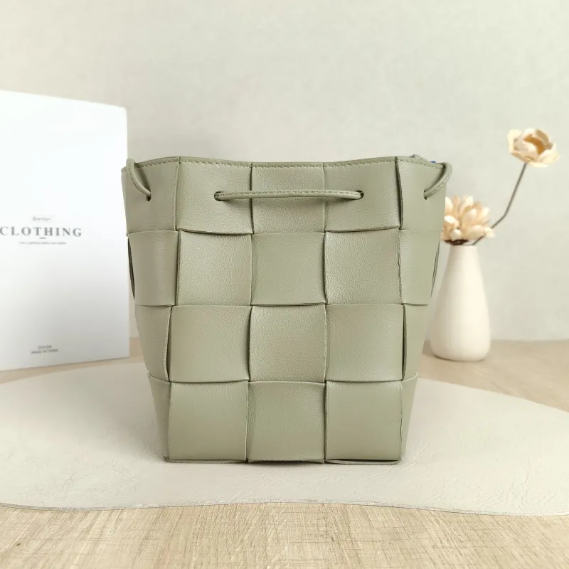 Bottega Veneta Crossbody Bag Cassette Woven Lambskin One Size14 × 14 × 18 cm