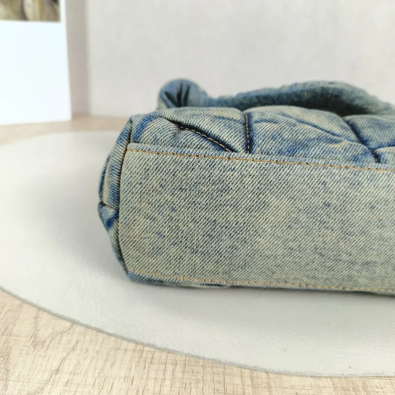 SAINT LAURENT Shoulder Bag LOULOU Blue Mini 20 × 7.5 × 14 cm — detail view 4 of 13