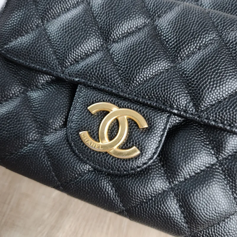 Chanel Crossbody Bag HOBO Black Grained Calfskin Small 19 × 6 × 17 cm — detail view 9 of 10