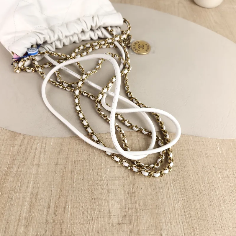 Chanel Shoulder Bag 22Bag White CC alfskin Mini 20 × 6 × 19 cm — detail view 2 of 10
