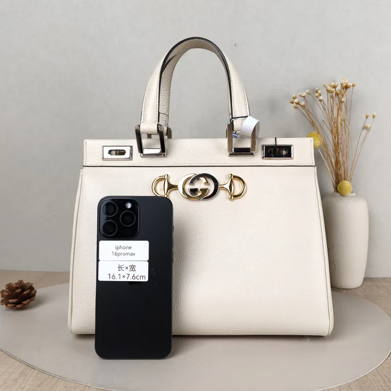 GUCCI Crossbody Bag zumi Top Handle Bag White Calfskin Small 27 × 10 × 22 cm — cover view 3 of 5