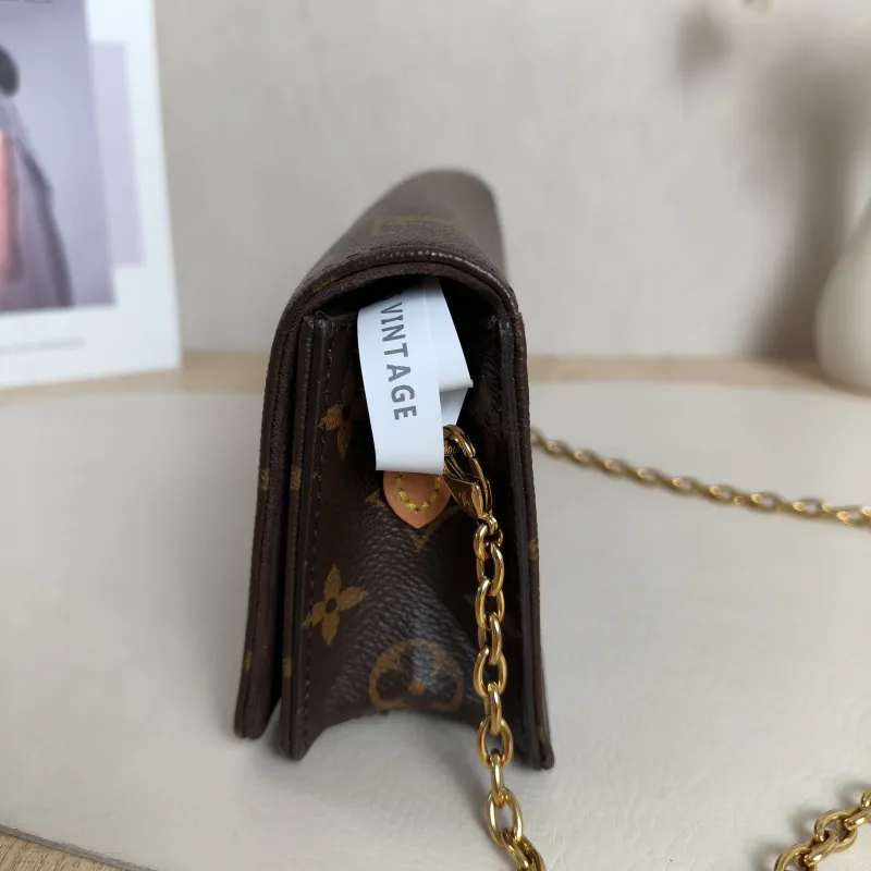 Louis Vuitton Crossbody Bag LILY Chain Bagwoc Monogram PVC One Size21 × 3.5 × 10.5 cm — cover view 4 of 12