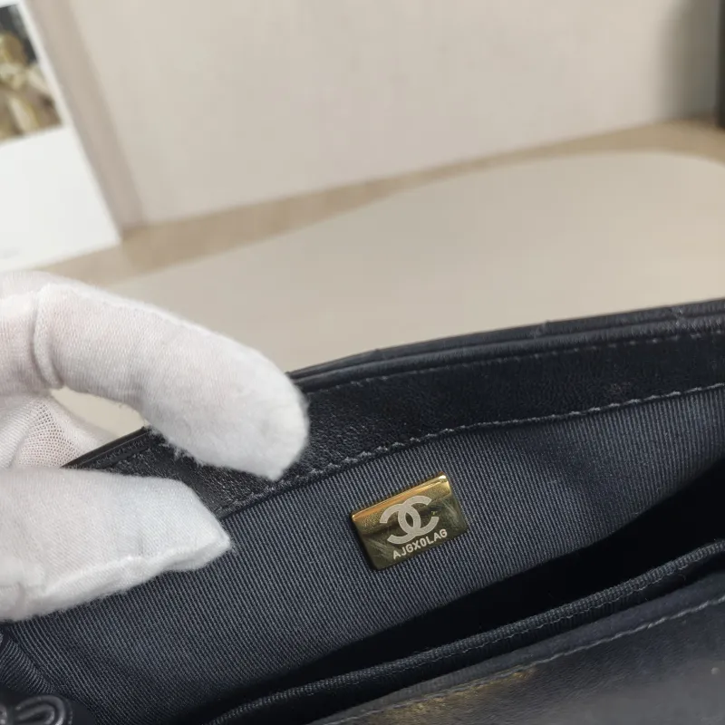 Chanel Top Handle Bag Black Lambskin Mini 17 × 6 × 13 cm — detail view 7 of 12