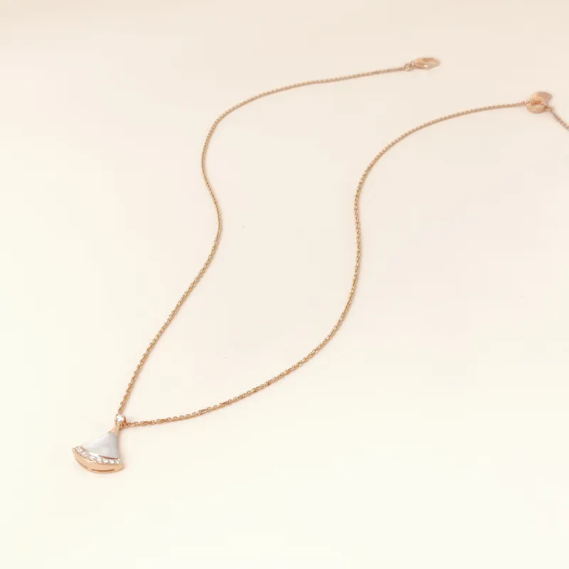 Bvlgari Necklace DIVAS’ DREAM Collection Pearl Pavé Diamond White Mother-of-Pearl 18KR ose Gold Diamond Pearl One Size 43cm — cover view 12 of 12