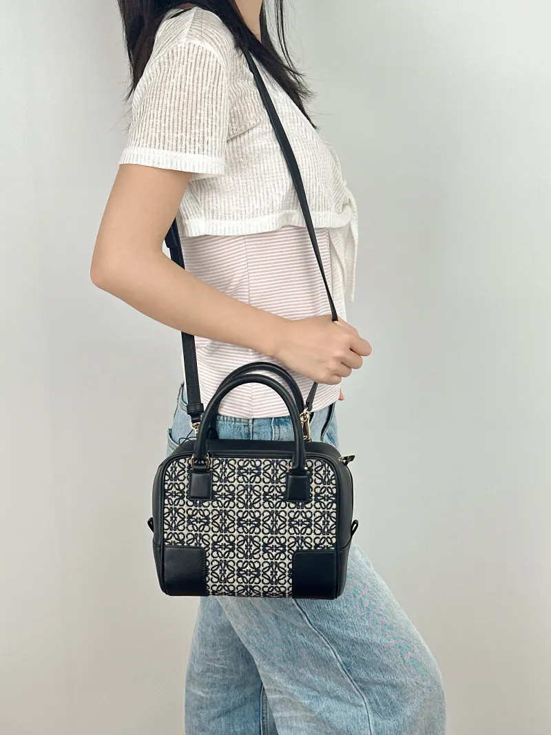 LOEWE Crossbody Bagamazona 19 Blue White Black Calfskin，Canvas Small19 × 11.5 × 18 cm — on-model view 2 of 3