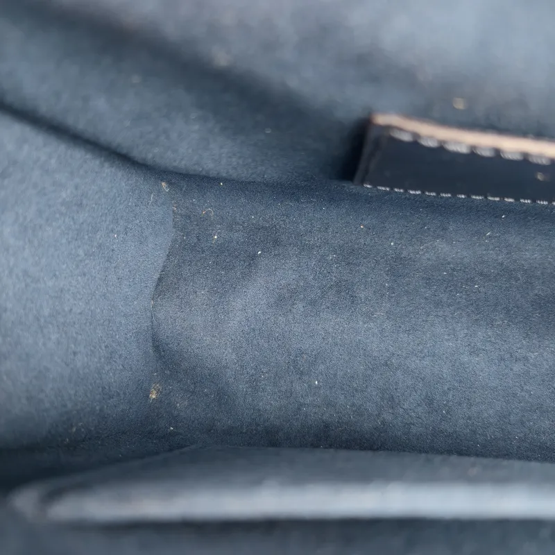 Louis Vuitton Crossbody Bag Twist Blue Epi Embossed Calfskin Medium23 × 9.5 × 17 cm — detail view 3 of 11