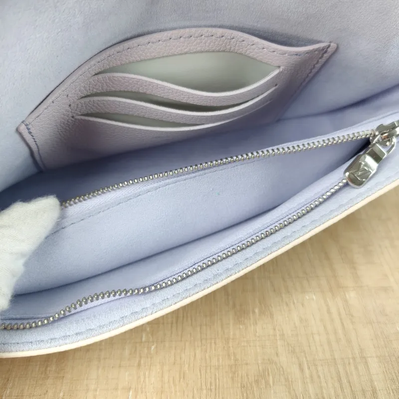 Louis Vuitton Crossbody Bag IVY Calfskin Small 23.5 × 4.3 × 12 cm — detail view 6 of 11