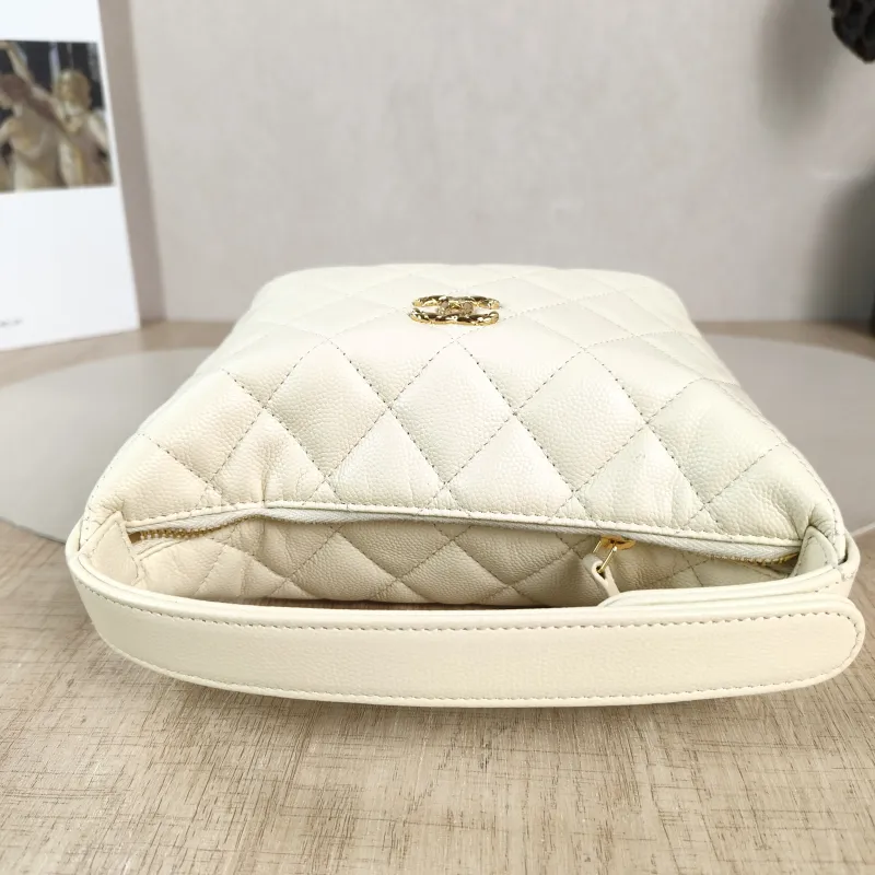 Chanel Crossbody Bag Crossbody Bag White Grained Calfskin One Size 16 × 6.5 × 13 cm — detail view 11 of 11