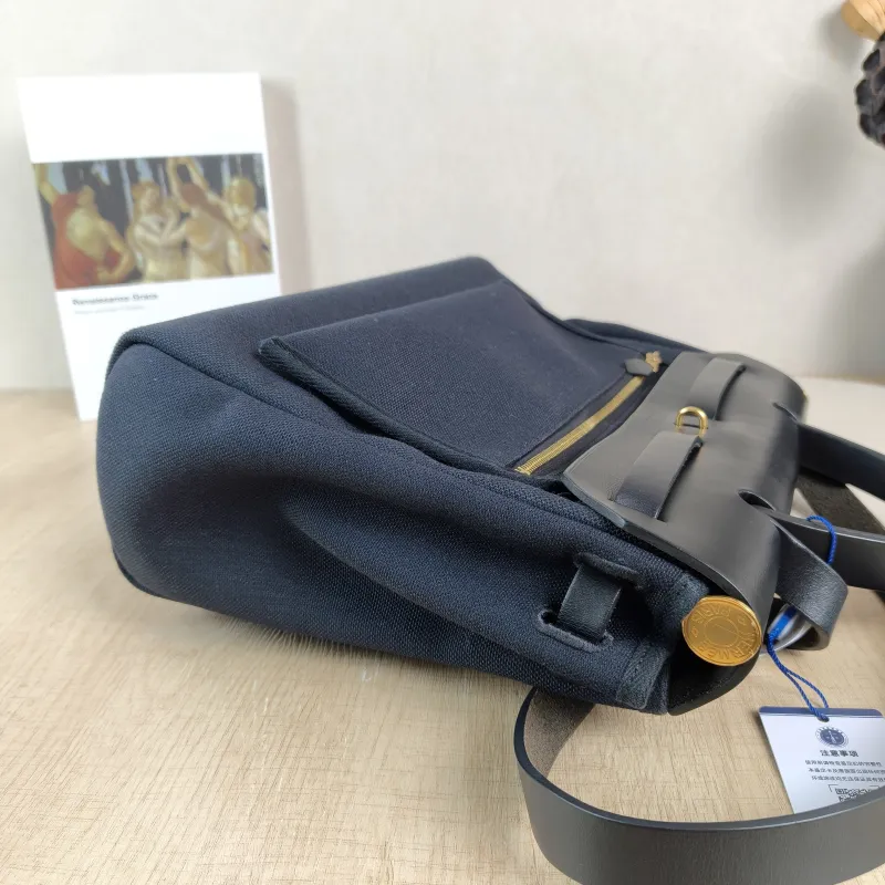 Hermès Crossbody Bag Herbag 31 Black Canvas Medium 30.5 × 11 × 25.5 cm Y — detail view 16 of 16