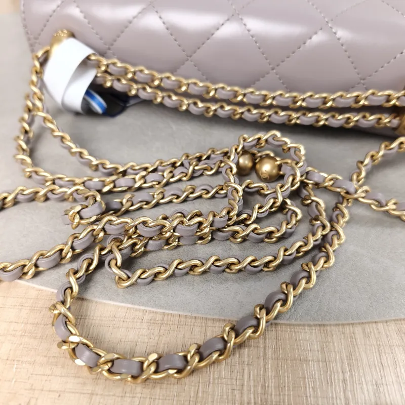 Chanel Crossbody Bag woc Calfskin Medium22 × 8 × 14.5 cm — detail view 6 of 16