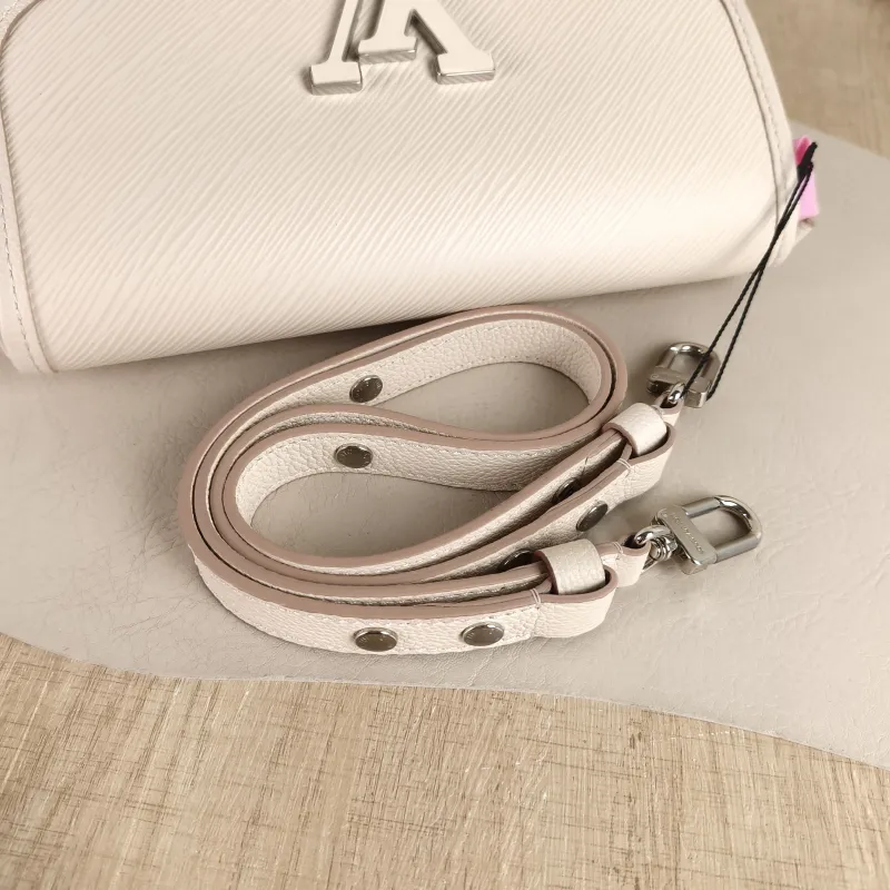 Louis Vuitton Shoulder Bag BUCI Beige Epi Embossed Calfskin One Size 24.5 × 9 × 15.5 cm — detail view 3 of 11