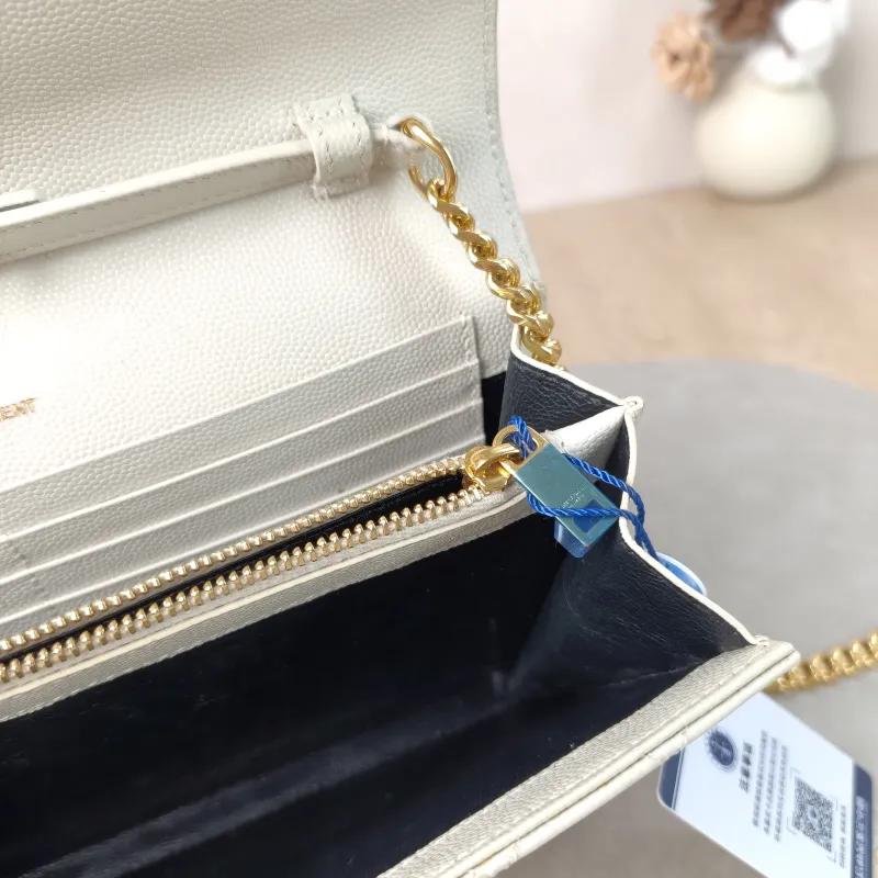 SAINT LAURENT Crossbody Bag ENVELOPE White Calfskin Small21 × 6 × 13 cm — detail view 3 of 13