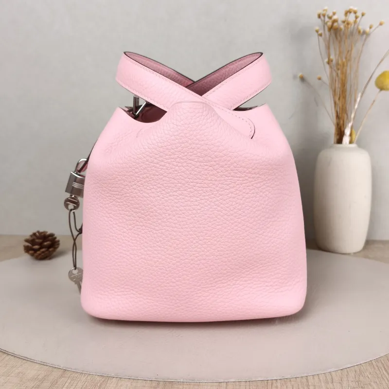 Hermès Top Handle Bag Picotin Lock 18 18 Pink Taurillon Clemence TC Calfskin Small 18 × 13 × 18 cm K — detail view 8 of 12