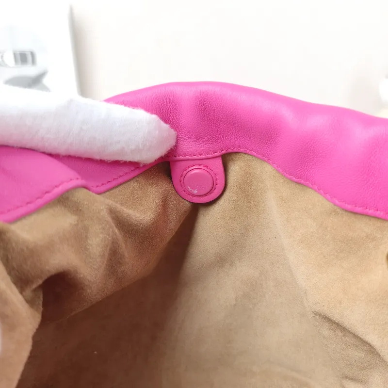 LOEWE Crossbody Bag Flamenco Neon Pink Lambskinmini23 × 5.5 × 17 cm — detail view 7 of 13