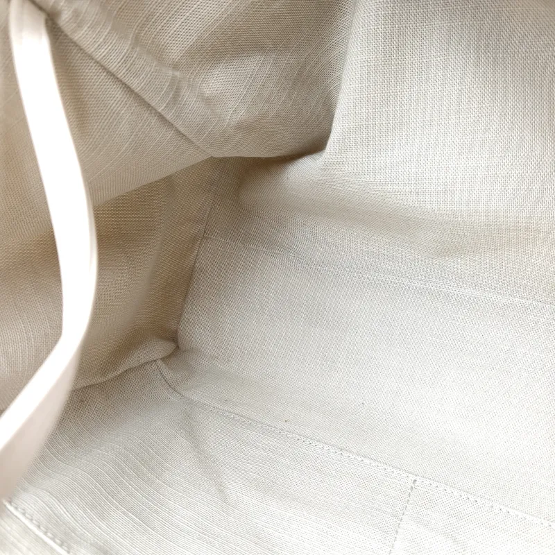 Chanel Shoulder Bag White Canvas One Size 32 × 16 × 23 cm — detail view 7 of 17